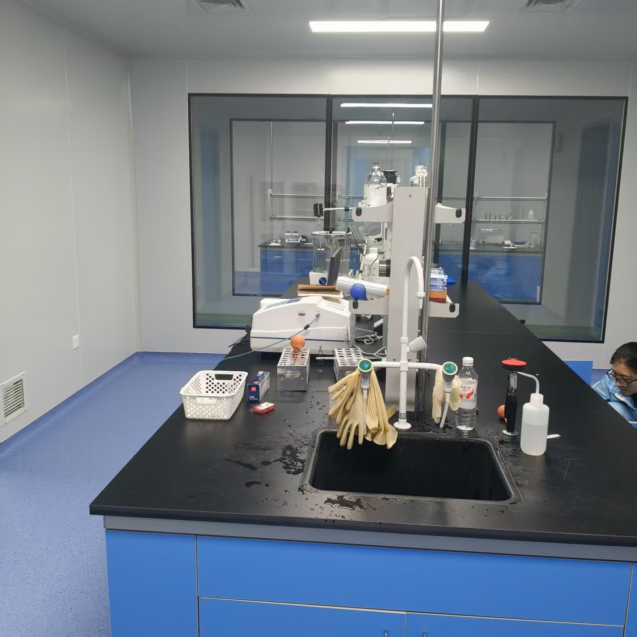 Laboratory environment