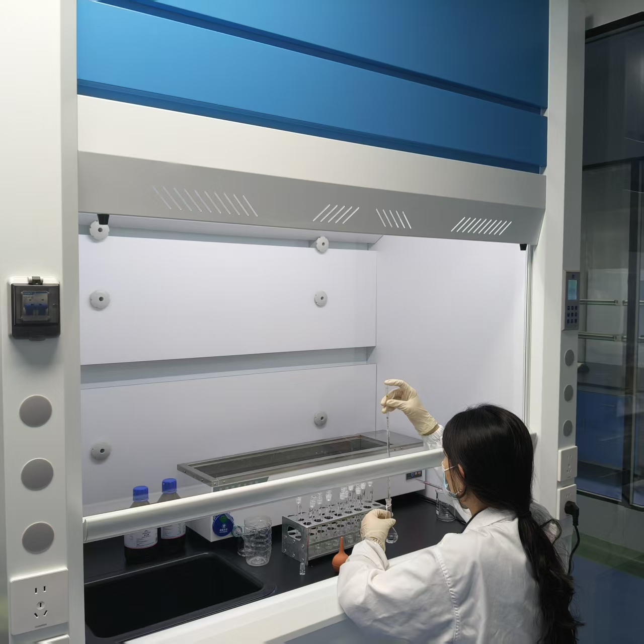 Laboratory environment supporting quality review